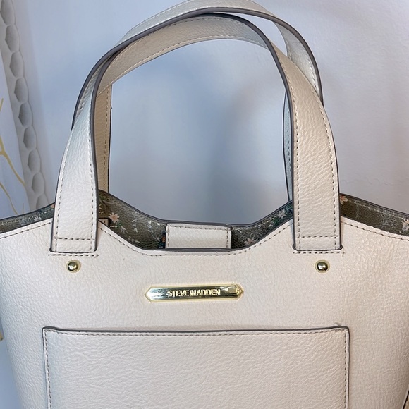 Steve Madden White Leather Breece Satchel Crossbody with matching Cosmetic bag - Picture 2 of 12